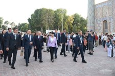 Президент Узбекистана встретил в Самарканде канцлера Германии Олафа Шольца (ФОТО)