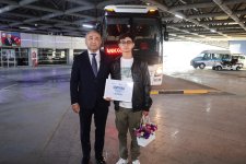 Студент Карабахского университета стал первым пассажиром автобусного рейса Баку-Шуша (ФОТО)