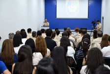 Azerbaijan's defense ministry holds meeting with famous photographer Reza Deghati (PHOTO)