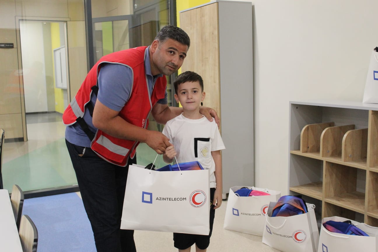 AzInTelecom and the Azerbaijan Red Crescent Society Launched "Back to School" Campaign in Karabakh (PHOTO)