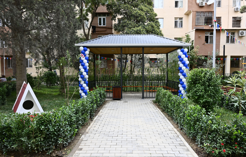 Renovated courtyard handed over to residents with participation of Vice-President of Heydar Aliyev Foundation Leyla Aliyeva (PHOTO)
