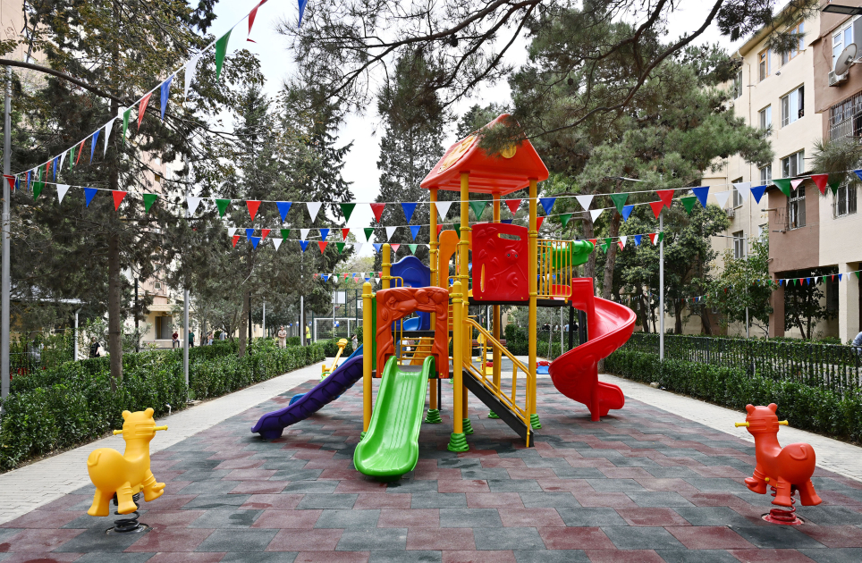 Renovated courtyard handed over to residents with participation of Vice-President of Heydar Aliyev Foundation Leyla Aliyeva (PHOTO)