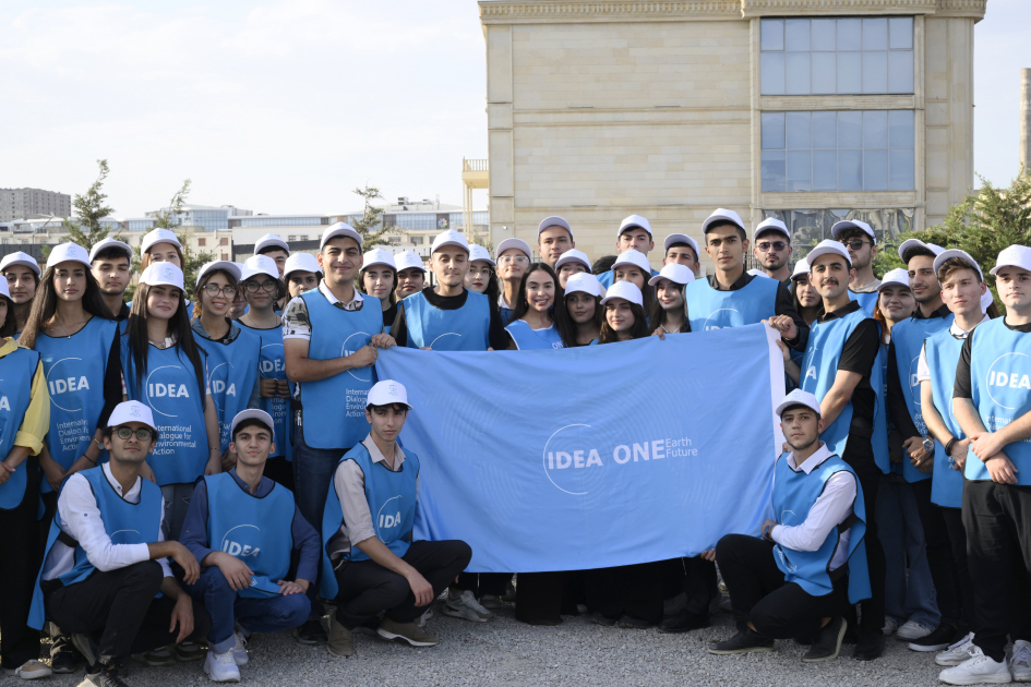 Vice-President of Heydar Aliyev Foundation Leyla Aliyeva participates in tree-planting campaign in Baku (PHOTO)
