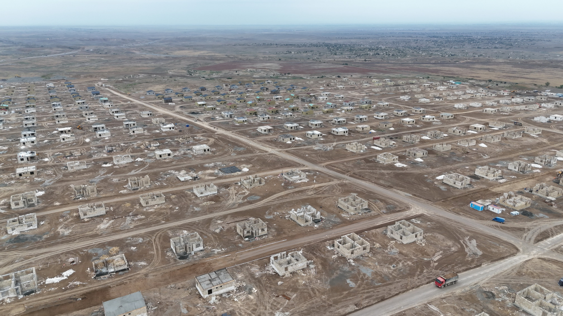 President Ilham Aliyev familiarizes with reconstruction works in Khydyrli village of Aghdam (PHOTO/VIDEO)