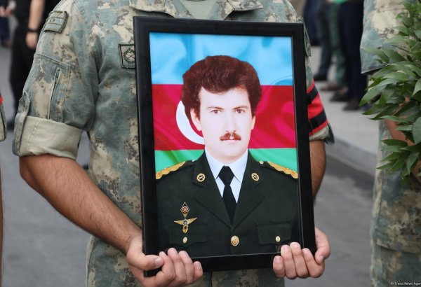 В Баку захоронены останки шехида Мубариза Мамедова, пропавшего без вести в I Карабахской войне (ФОТО)