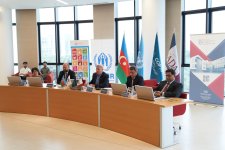 High-level UN Refugee Agency official leads session at ADA University (PHOTO)