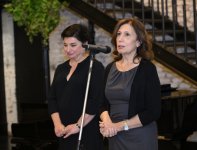 Вице-президент Фонда Гейдара Алиева Лейла Алиева и руководитель Баку Медиа Центра Арзу Алиева приняли участие в презентации учебника «A grammar of contemporary Azerbaijani» в Бакинском книжном центре (ФОТО)