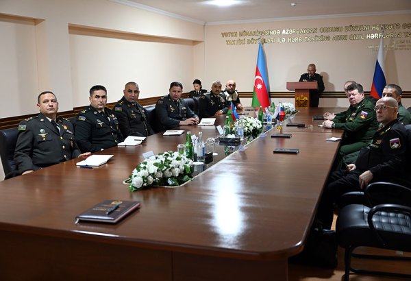 Azerbaijani, Russian defense ministries exchange views on range of issues (PHOTO)