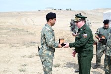 Azerbaijani, Russian defense ministries exchange views on range of issues (PHOTO)