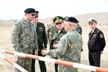 Azerbaijani, Russian defense ministries exchange views on range of issues (PHOTO)