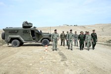 Azerbaijani, Russian defense ministries exchange views on range of issues (PHOTO)