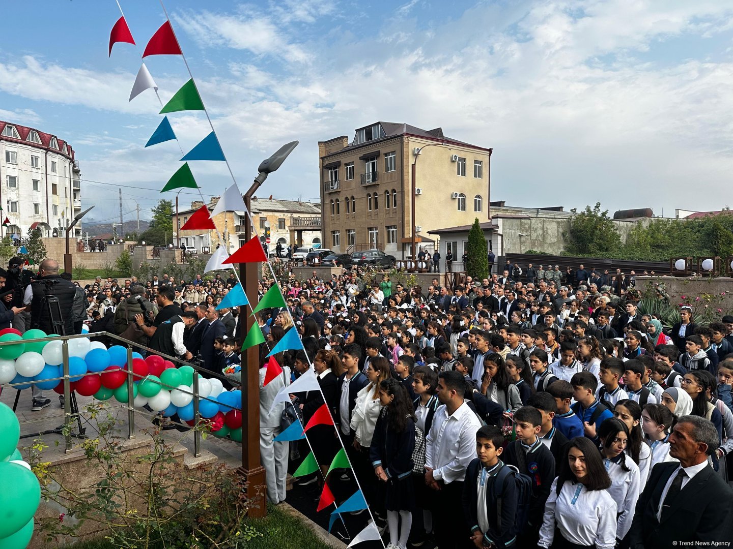 First day of classes at Azerbaijan's Khankendi school (PHOTO)
