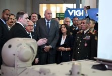 Руководство минобороны Азербайджана приняло участие в церемонии открытия международной оборонной выставки "ADEX" (ФОТО)