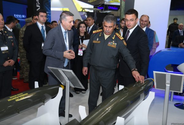 Azerbaijani defense minister reviews products of different countries at ADEX-2024 exhibition (PHOTO)