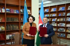 В Казахстане будут более широко изучать азербайджанскую  литературу (ФОТО)