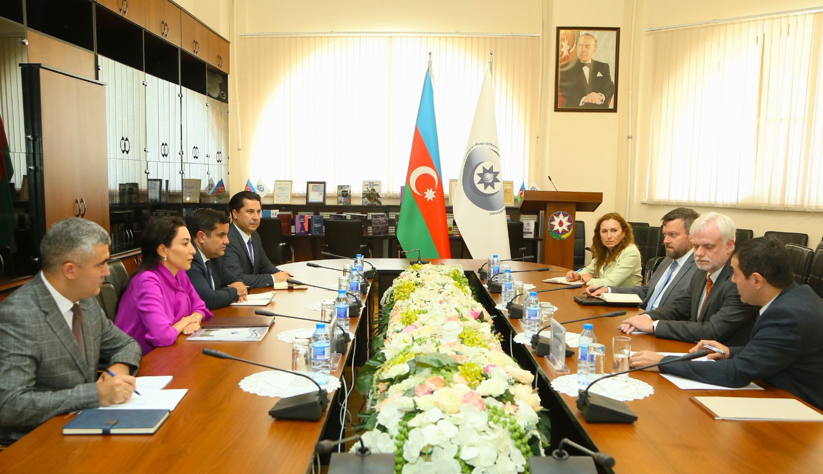 Azerbaijani ombudsperson, US envoy mull over human right protection efforts
