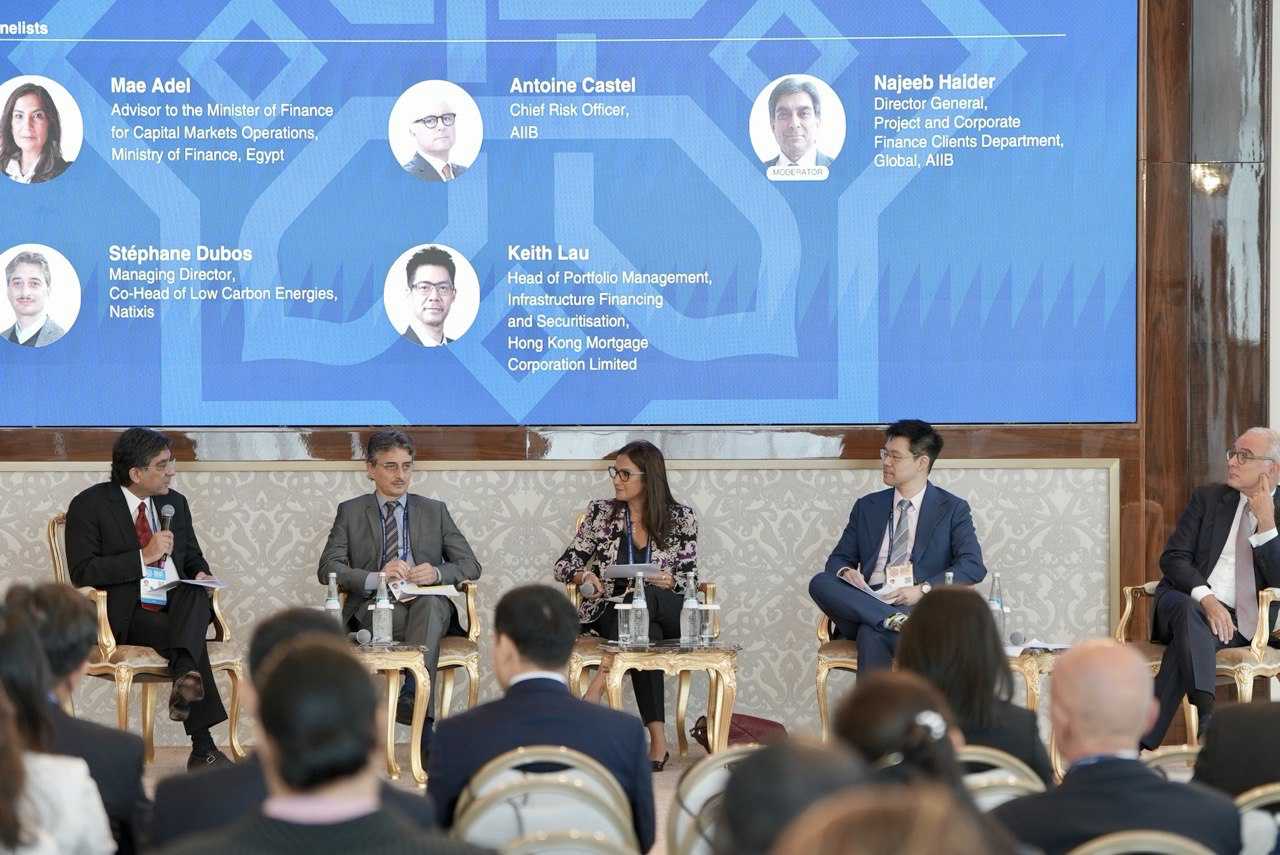 AIIB meeting hosts panel discussion on mobilizing private capital