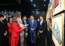 Жемчужины искусства Азербайджана в Казахстане – ковры, картины,  гурама, кялагаи, мода (ФОТО)