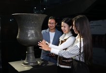 Жемчужины искусства Азербайджана в Казахстане – ковры, картины,  гурама, кялагаи, мода (ФОТО)