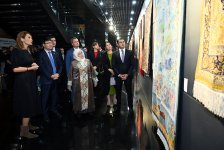 Жемчужины искусства Азербайджана в Казахстане – ковры, картины,  гурама, кялагаи, мода (ФОТО)