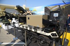 На выставке ADEX в Баку демонстрируются тяжелая артиллерия и военная авиация (ФОТО)