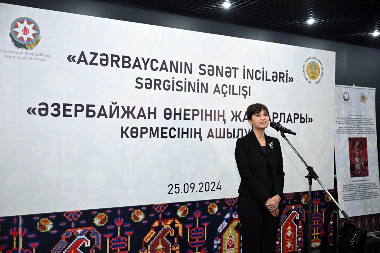 Жемчужины искусства Азербайджана в Казахстане – ковры, картины,  гурама, кялагаи, мода (ФОТО)