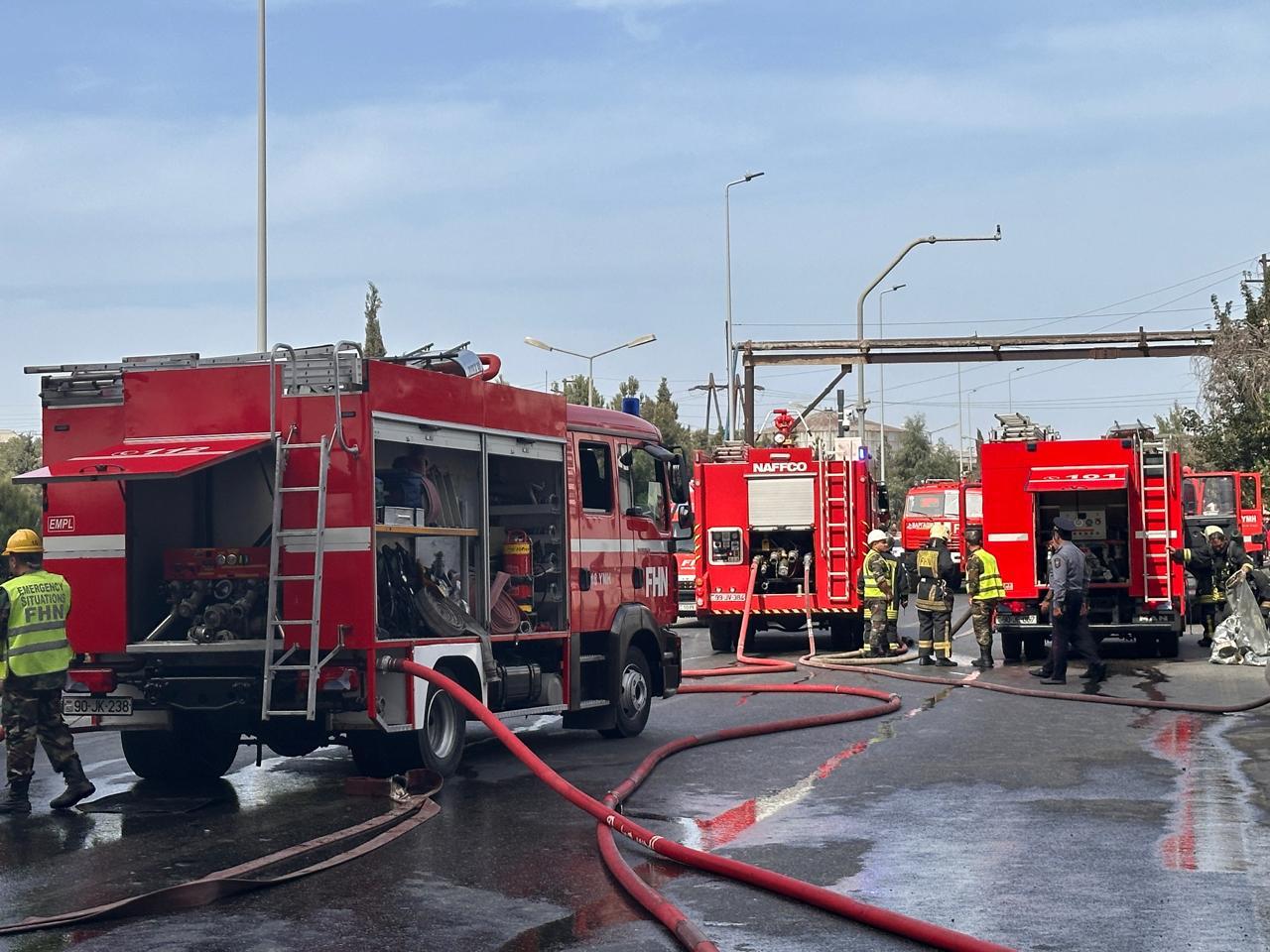 Потушен пожар в цехе по производству красок в Баку (ВИДЕО/ФОТО)