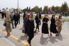 Руководство и коллектив минздрава Азербайджана посетили Парк Победы (ФОТО)