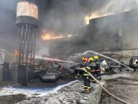 Потушен пожар в цехе по производству красок в Баку (ВИДЕО/ФОТО)