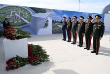 В День памяти руководящий состав минобороны Азербайджана посетил Парк Победы (ФОТО)