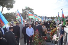 Азербайджанский народ чтит память шехидов Отечественной войны (ФОТО)