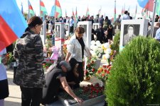 Азербайджанский народ чтит память шехидов Отечественной войны (ФОТО)