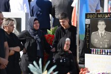Азербайджанский народ чтит память шехидов Отечественной войны (ФОТО)