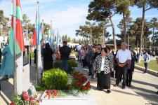 Азербайджанский народ чтит память шехидов Отечественной войны (ФОТО)