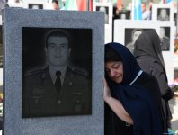 Азербайджанский народ чтит память шехидов Отечественной войны (ФОТО)