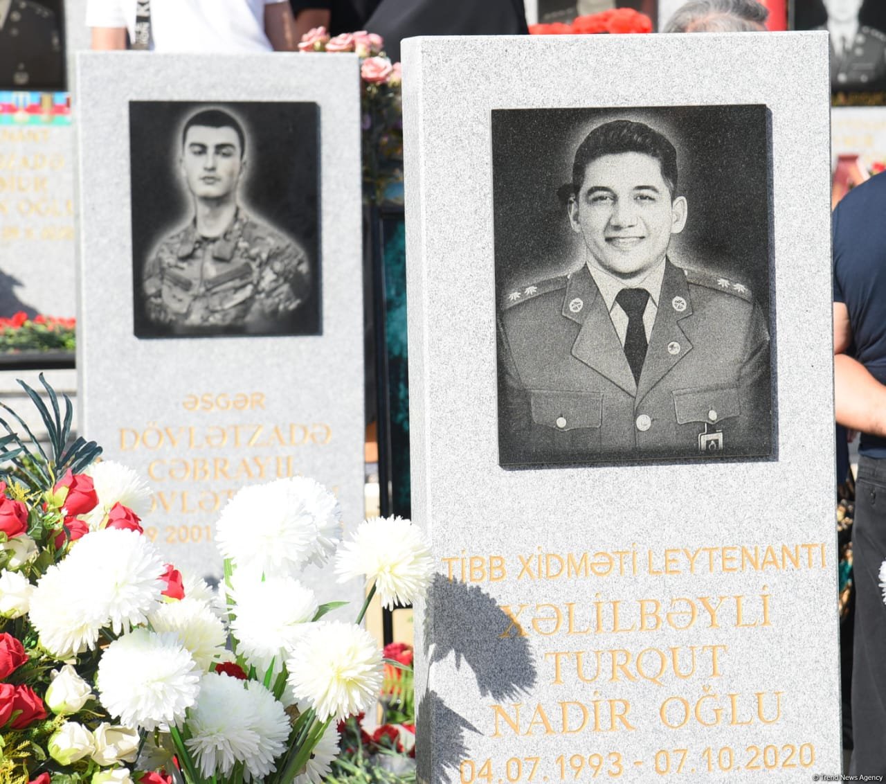 Азербайджанский народ чтит память шехидов Отечественной войны (ФОТО)