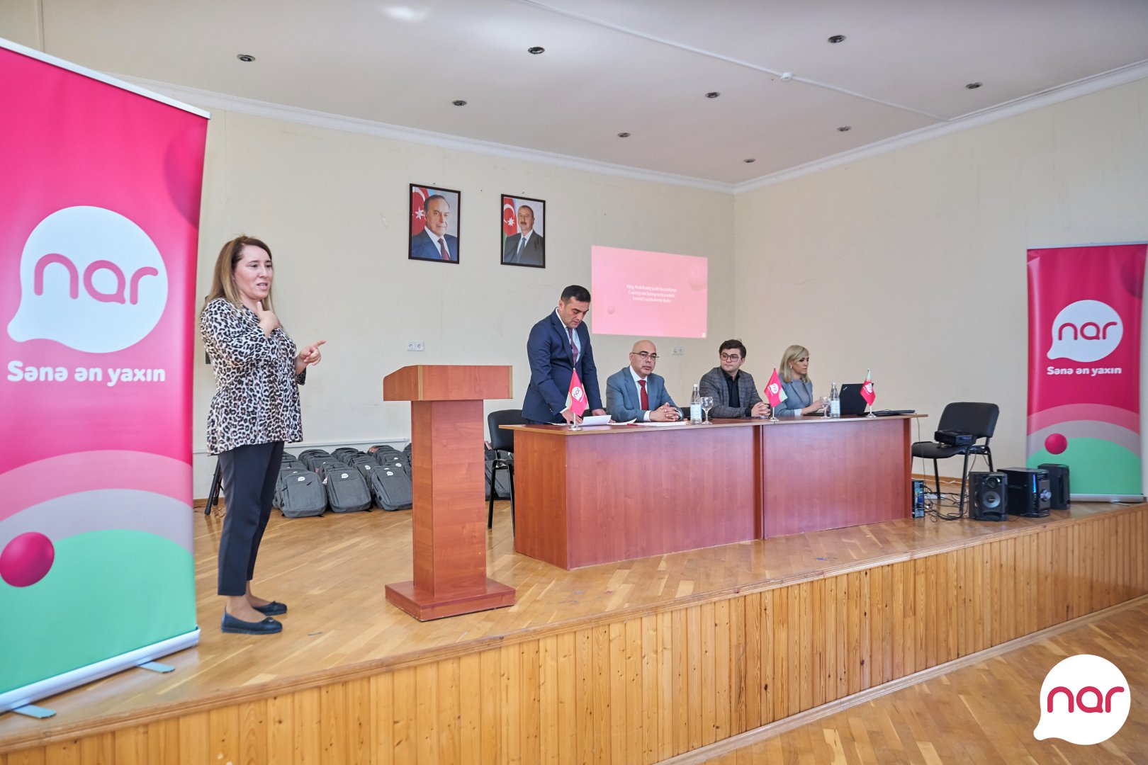 Nar meets with students with special needs as part of International Sign Language week (PHOTO)
