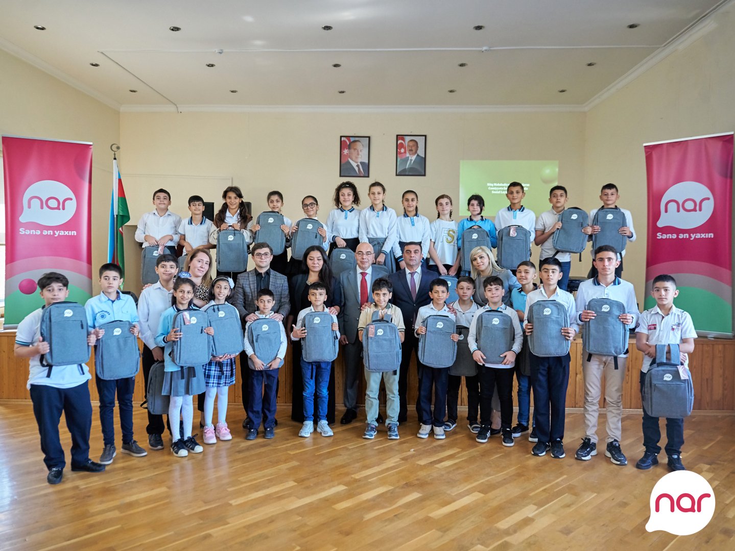 Nar meets with students with special needs as part of International Sign Language week (PHOTO)