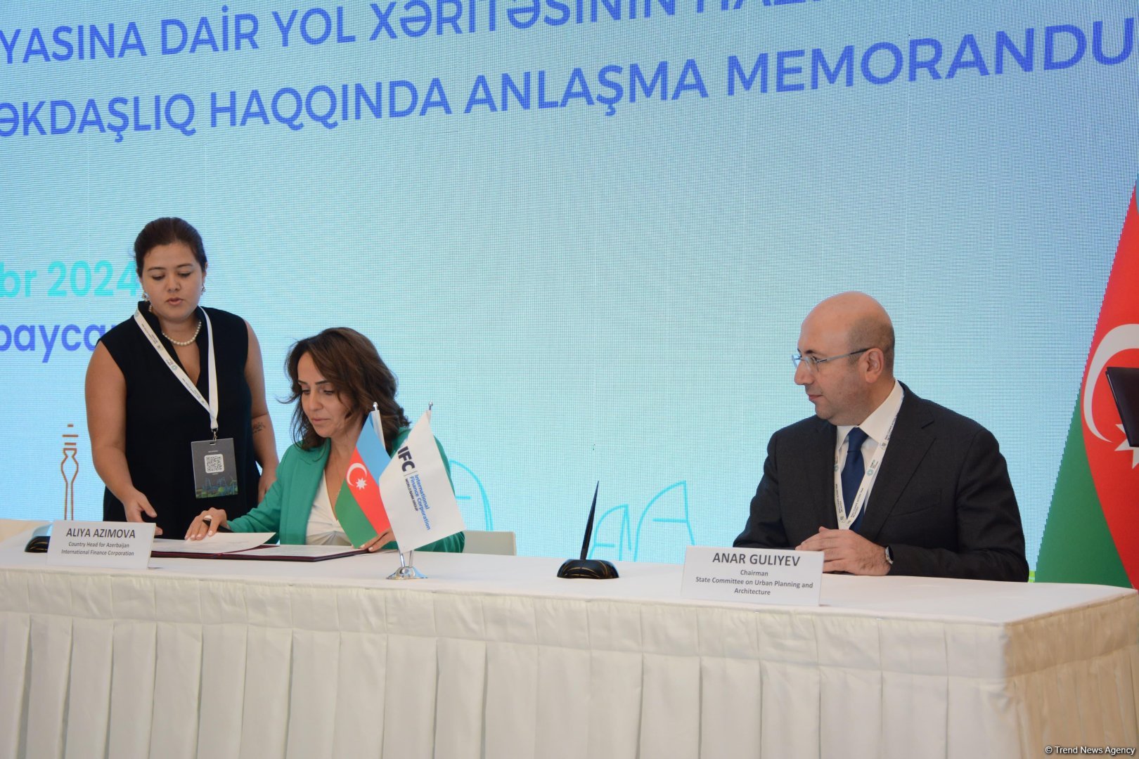 Azerbaijan's State Committee on Urban Planning and Architecture signs MoU with IFC (PHOTO)