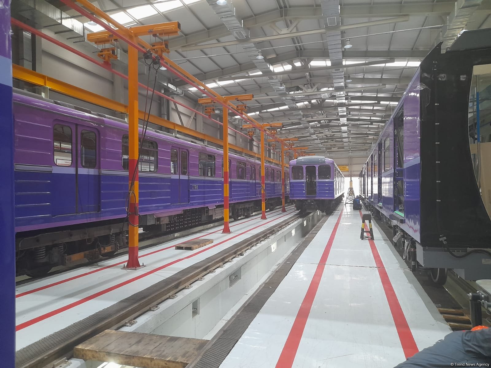 Сегодня в Баку состоялся осмотр новых поездов метро с участием представителей СМИ (ФОТО)
