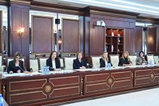 Состоялось заседание комитета парламента Азербайджана по вопросам семьи, женщин и детей