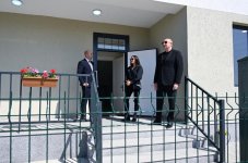 Президент Ильхам Алиев и Первая леди Мехрибан Алиева ознакомились со строительством частных домов и социальных объектов в селе Хоровлу Джебраильского района (ФОТО/ВИДЕО)