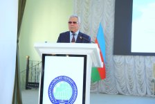 В UNEC стартовала международная конференция «Зеленая экономика: наука, образование, технология и инновация» (ФОТО)