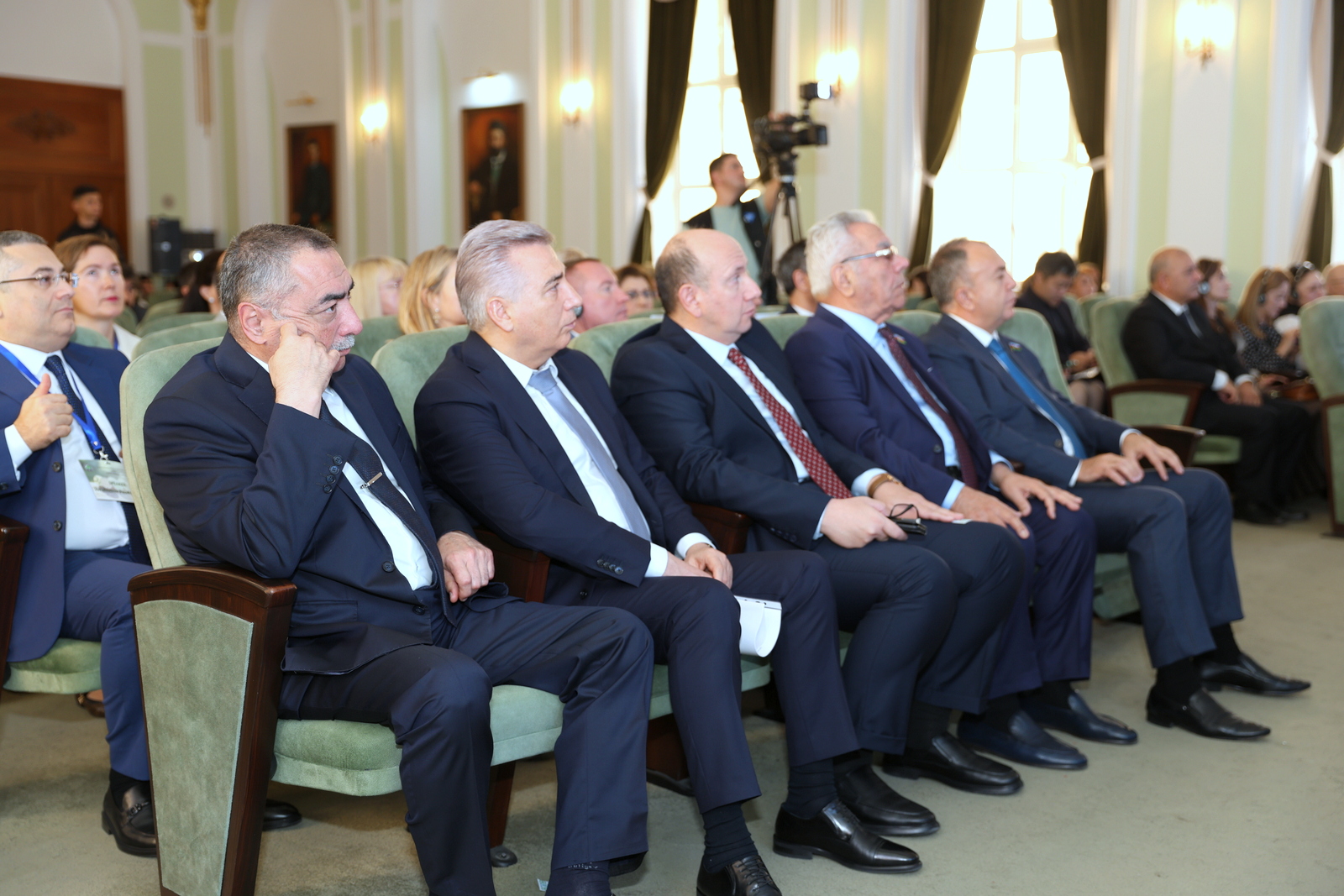 В UNEC стартовала международная конференция «Зеленая экономика: наука, образование, технология и инновация» (ФОТО)