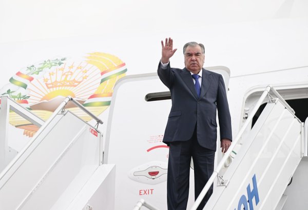Президент Таджикистана отбыл в Москву