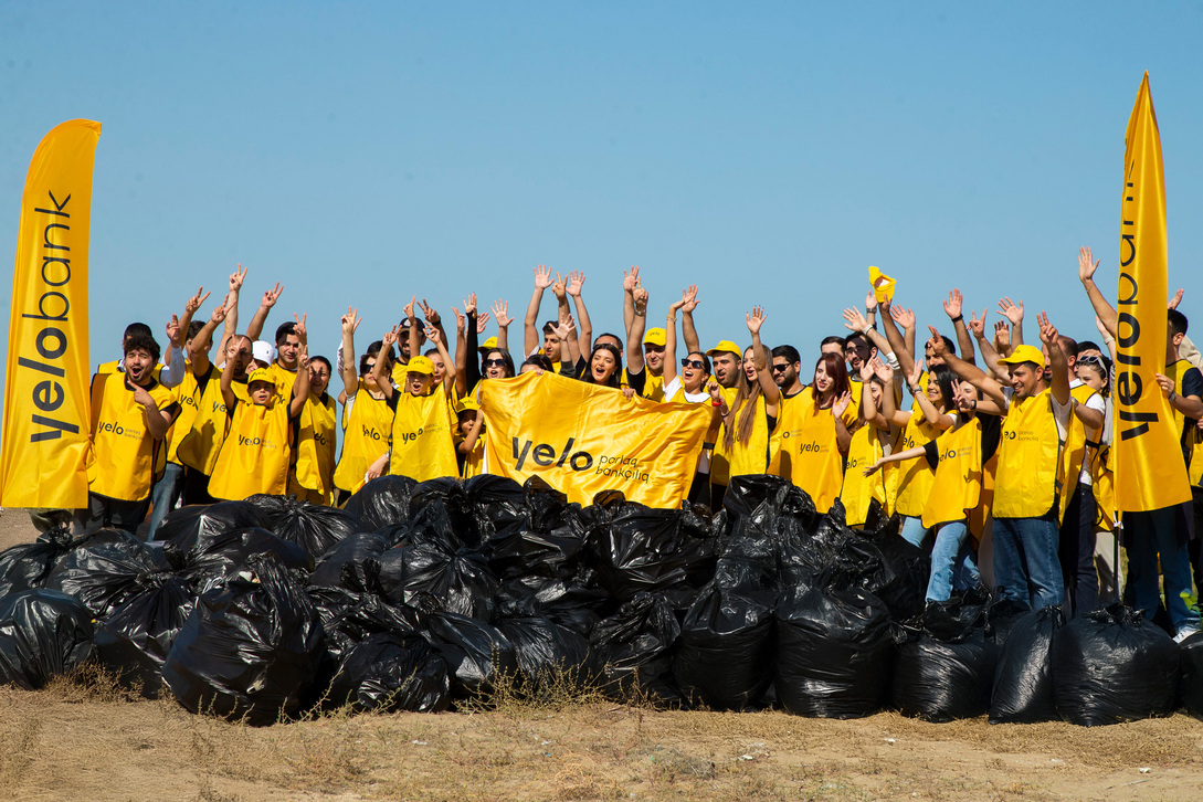 Yelo Bank’s "Bright Shores" initiative cleans up Novkhani coastline (PHOTO)