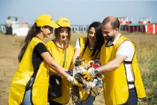 Yelo Bank’s "Bright Shores" initiative cleans up Novkhani coastline (PHOTO)
