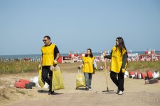 Yelo Bank’s "Bright Shores" initiative cleans up Novkhani coastline (PHOTO)