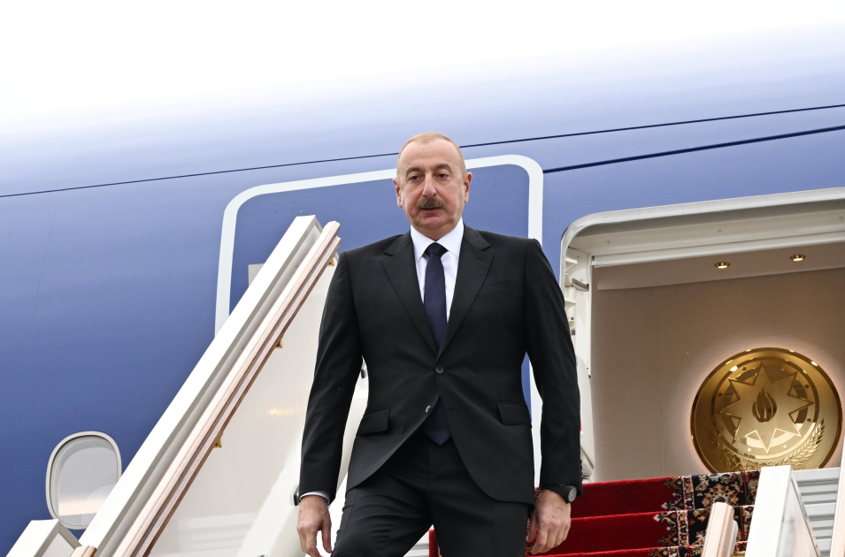 Президент Ильхам Алиев прибыл с визитом в Россию (ФОТО/ВИДЕО)