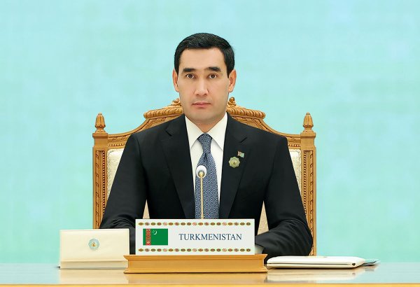 Turkmenistan restructures transport and communications sectors by presidential decree